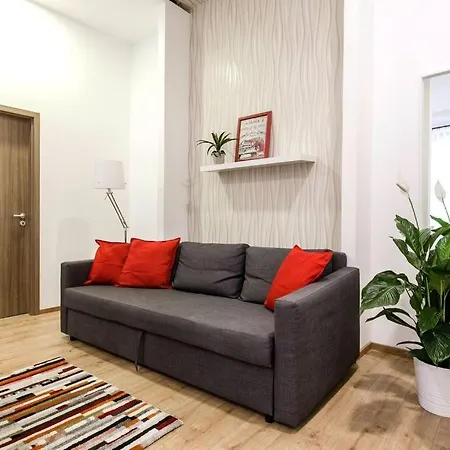 Designer Dream In The Ruin Bar District W A/c Apartment