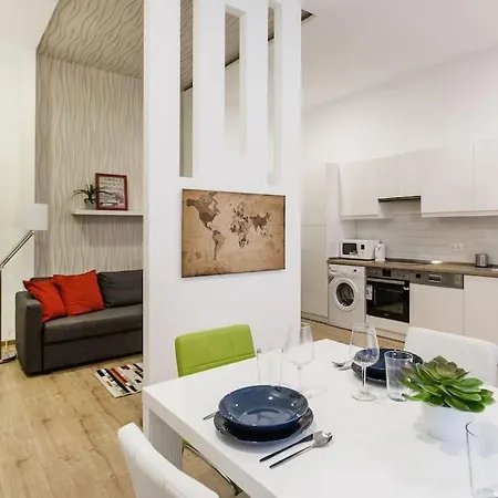 Apartment Designer Dream In The Ruin Bar District W A/c *